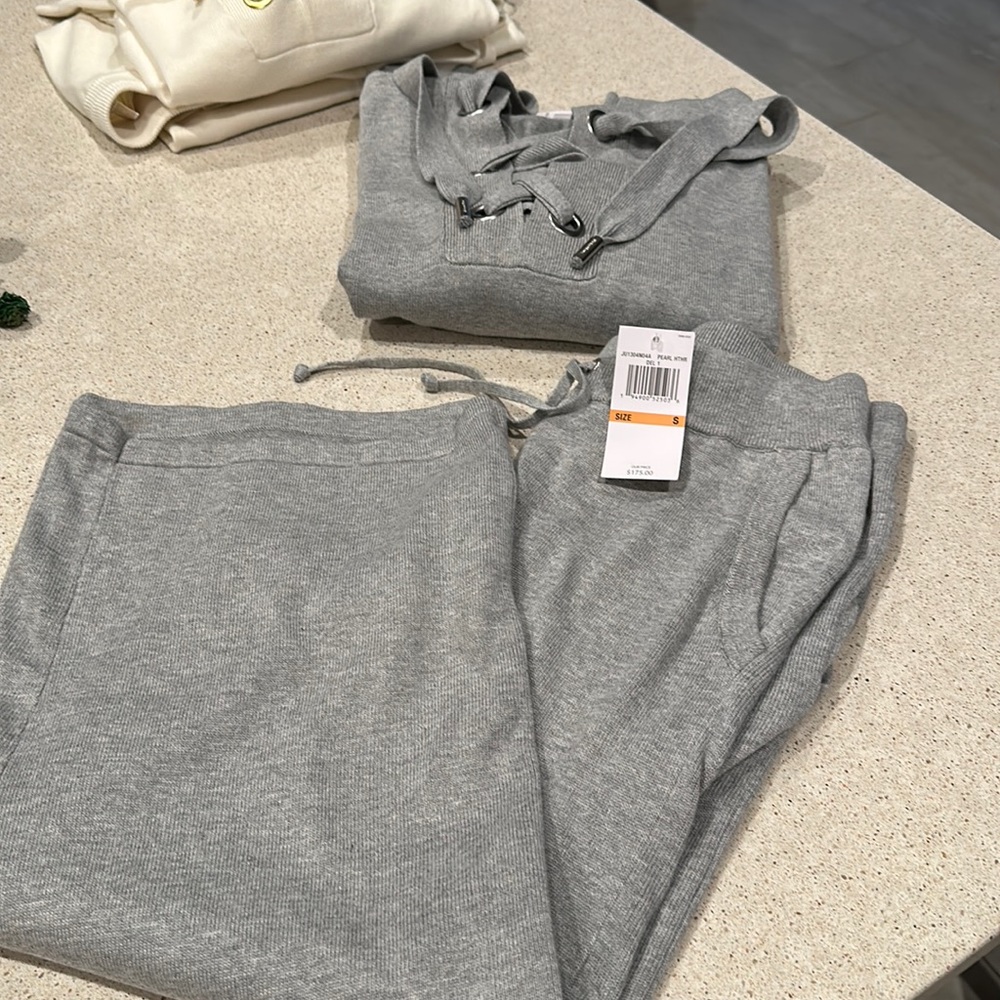 NWT Michael Kors Winter Set - Picture 8 of 10